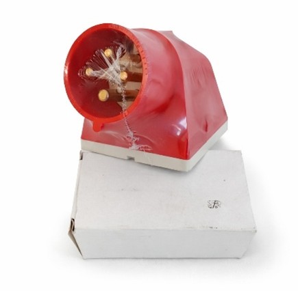 presa-industriale-cee-rossa-trifase-400v-da-parete-iec-60309